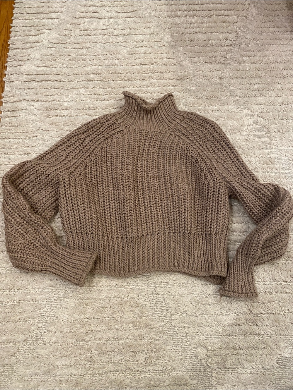 H&M Cropped Chunky Turtleneck Sweater Sz XS